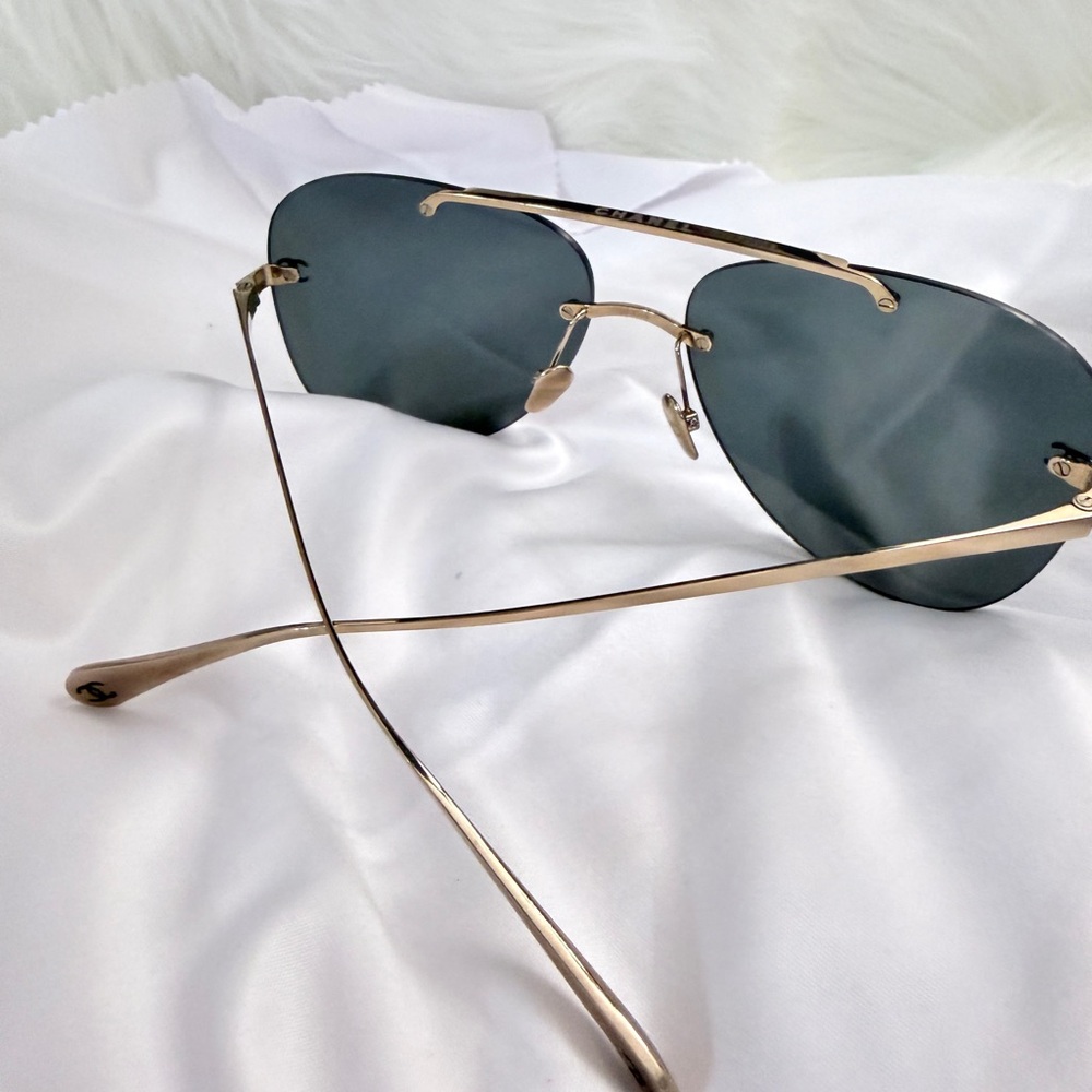 CHANEL Pilot Sunglasses with Quilted Case Authentic - Picture 13 of 16